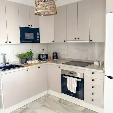 Elegant 2-bedroom With Beautiful Views Appartement