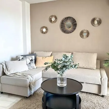 Elegant 2-bedroom With Beautiful Views *