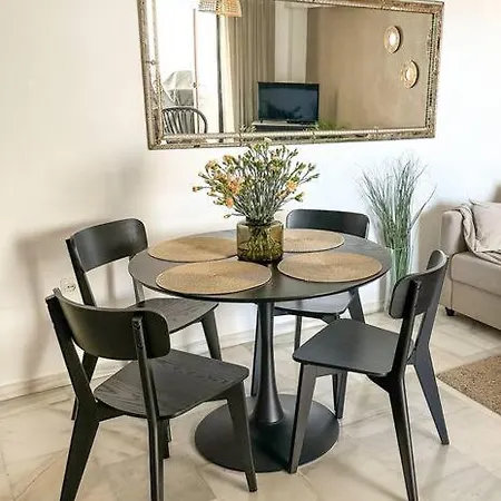 Elegant 2-bedroom With Beautiful Views